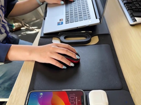 筆電包|防摔防震手提電腦包 多隔層收納|USB 充電孔/多功能擴充|商務出差通勤適用 說明圖 2